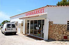 El supermercado en Camping Cala d'Oques